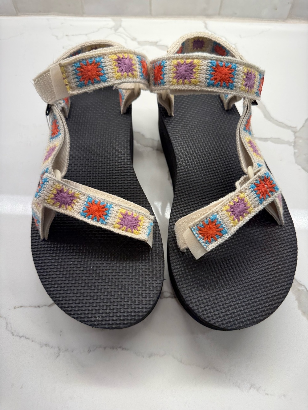 NWOT Teva Women's Cream platform Sandals with Colorful Embroidered Accents